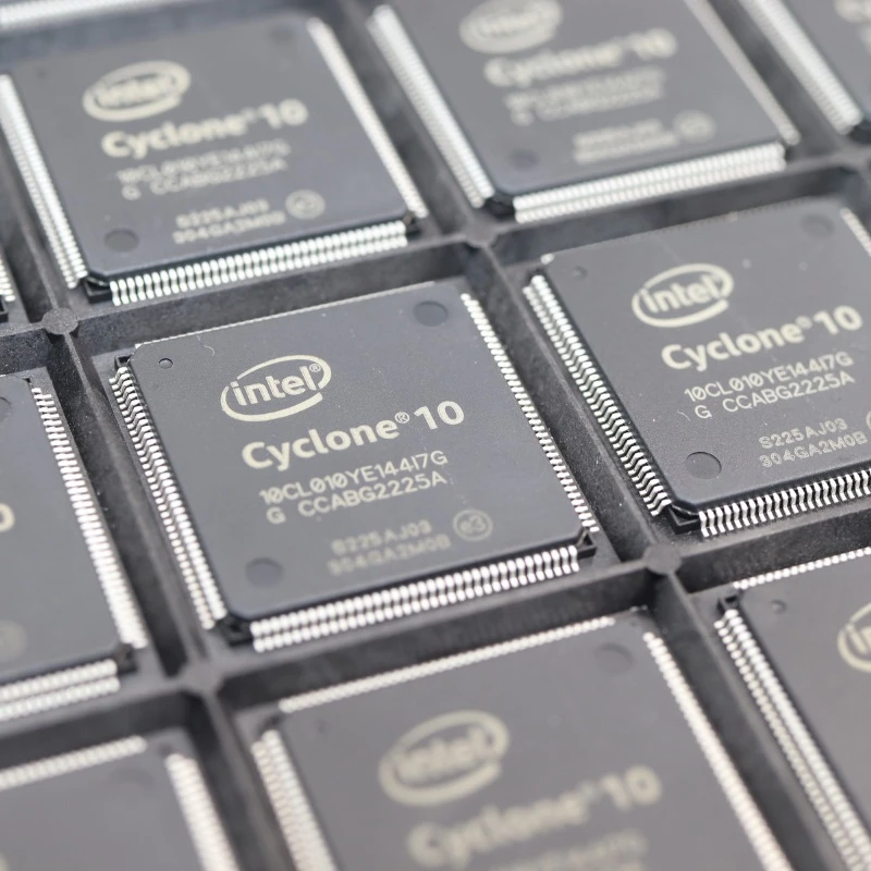 10CL010YE144I7G1