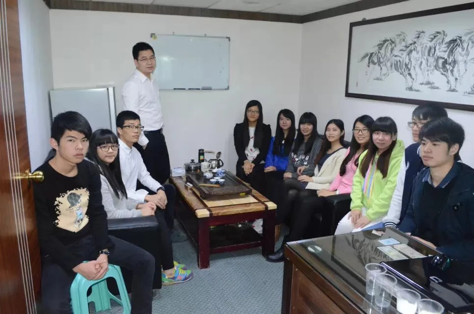 Ampliaci&oacute;n del equipo y traslado en 2013 a Rooms 1902&ndash;1903, Block A, Jiahe Huaqiang Building